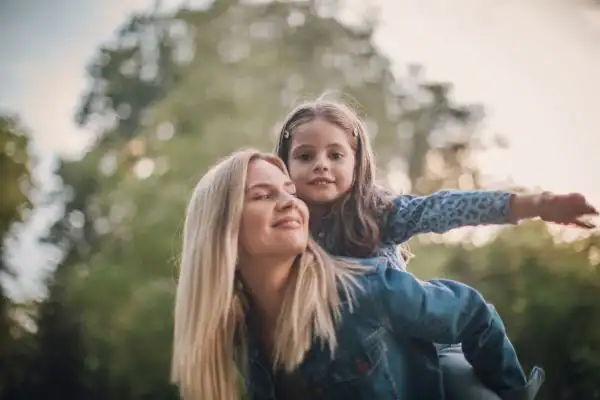 happy mum and daughter following mediation to resolve parental alienation Havering